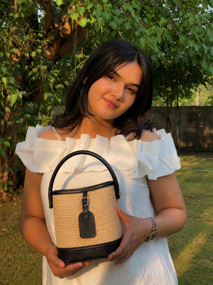 Chic Woven Straw Bucket Bag with Black Handle