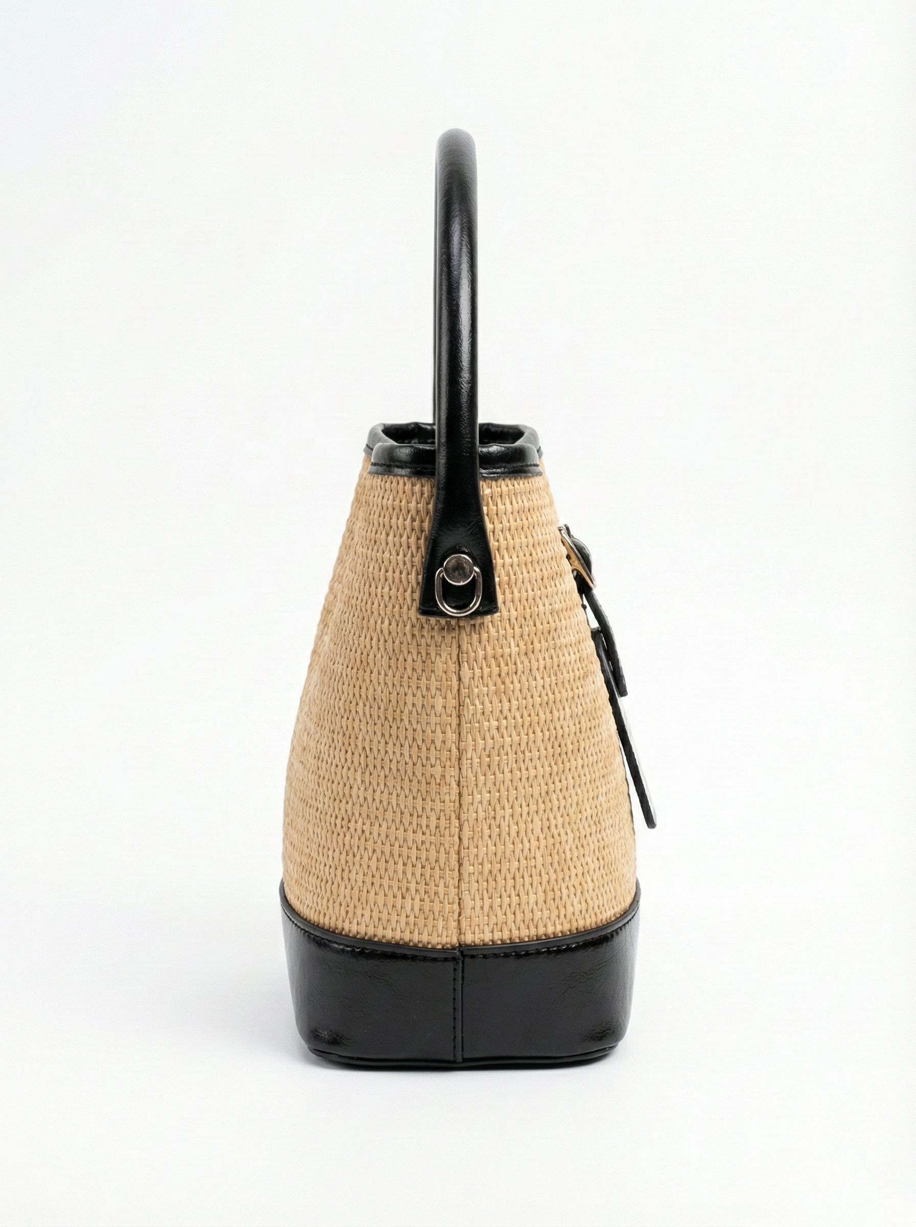 Chic Woven Straw Bucket Bag with Black Handle